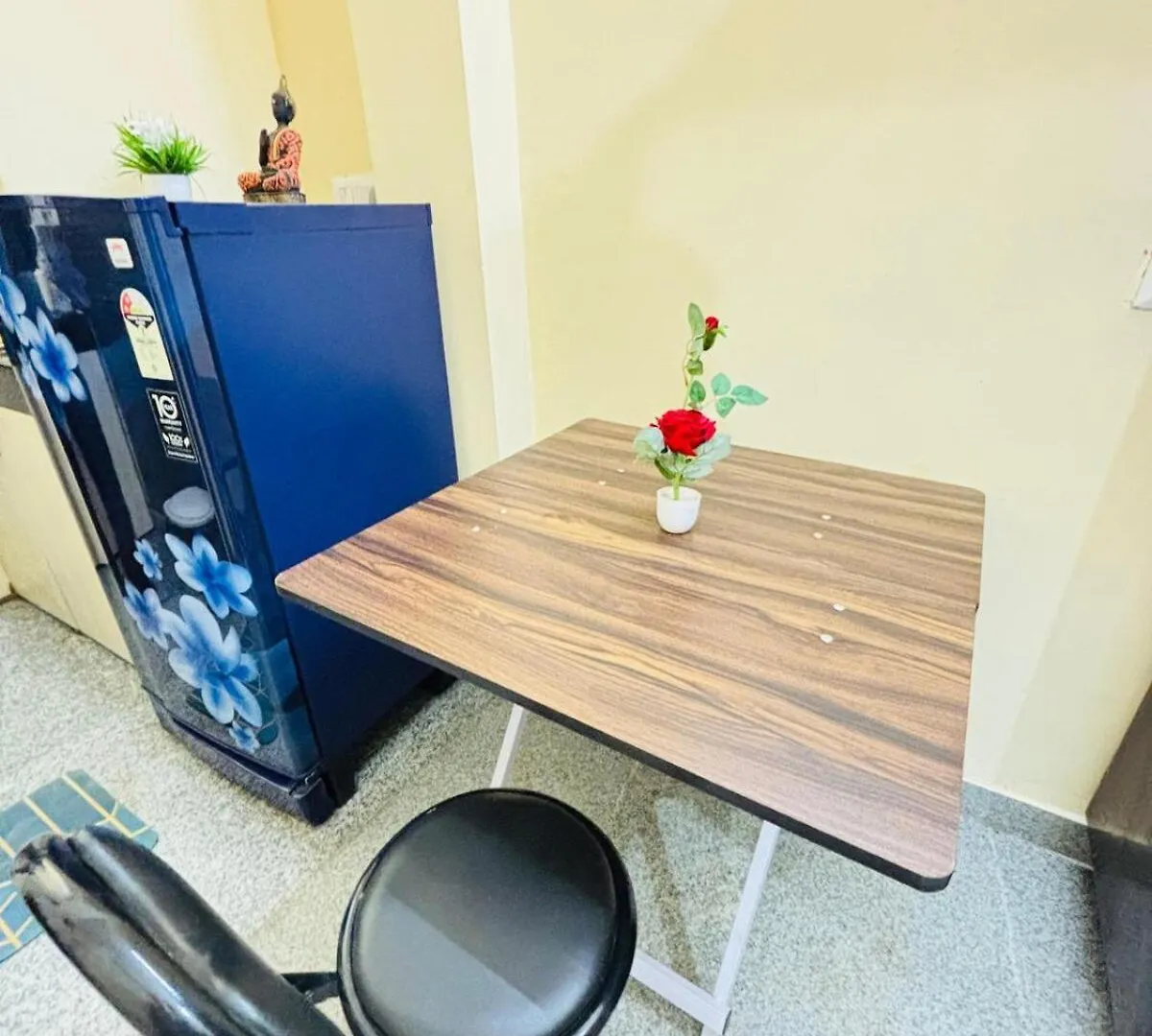 Apartment Funtastic Ac Rooms Near Medicity Gurgaon India
