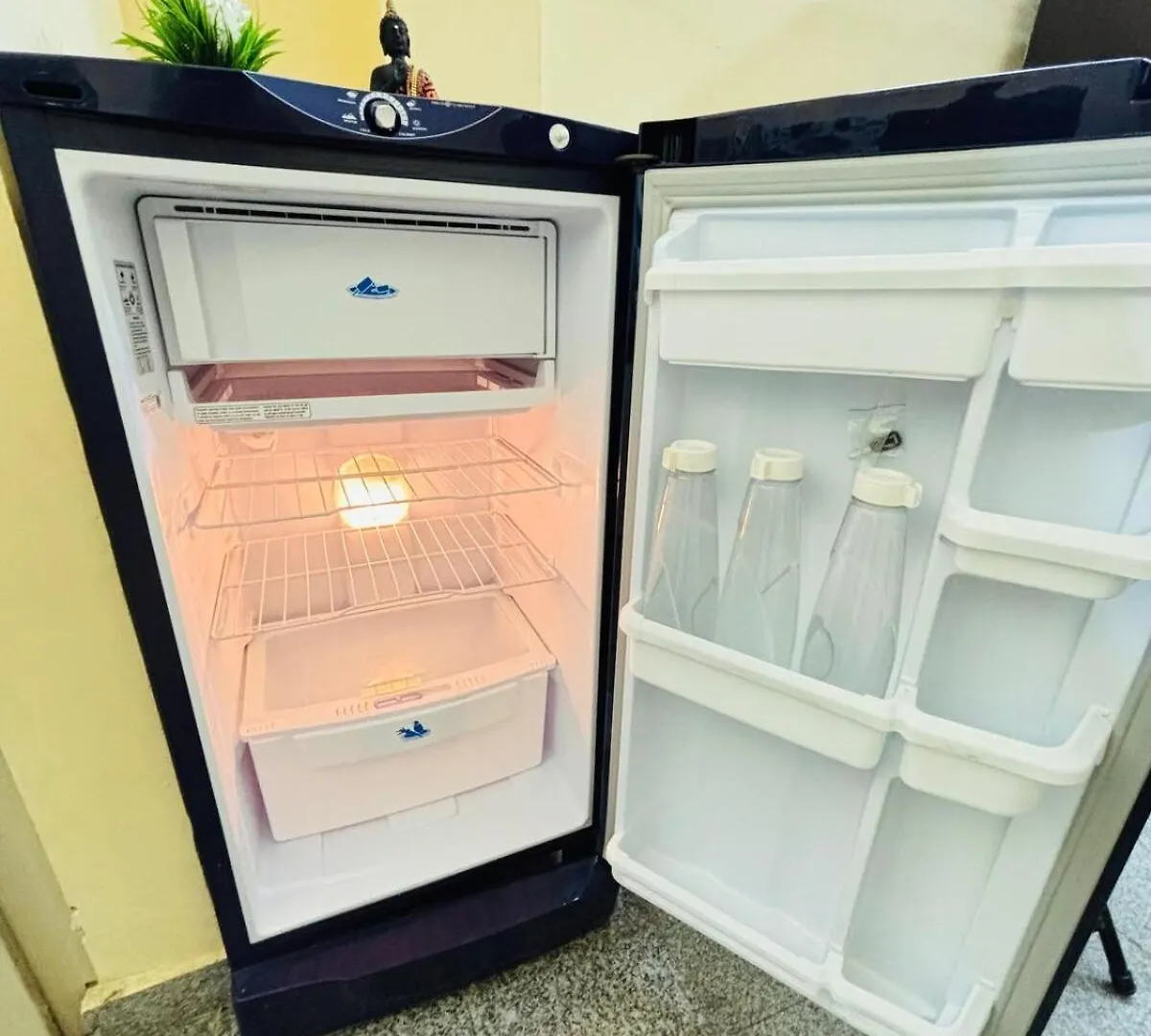 Funtastic Ac Rooms Near Medicity Gurgaon Apartment